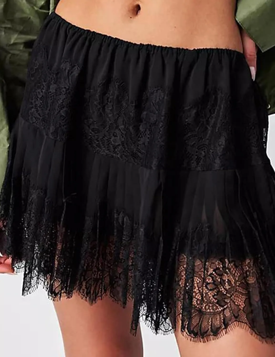 Arssm Womens Y2k Ruffle Mini Skirt Lace Pleated Short Skirt Elastic Waist A-Line Tiered Flowy Skirts Streetwear
