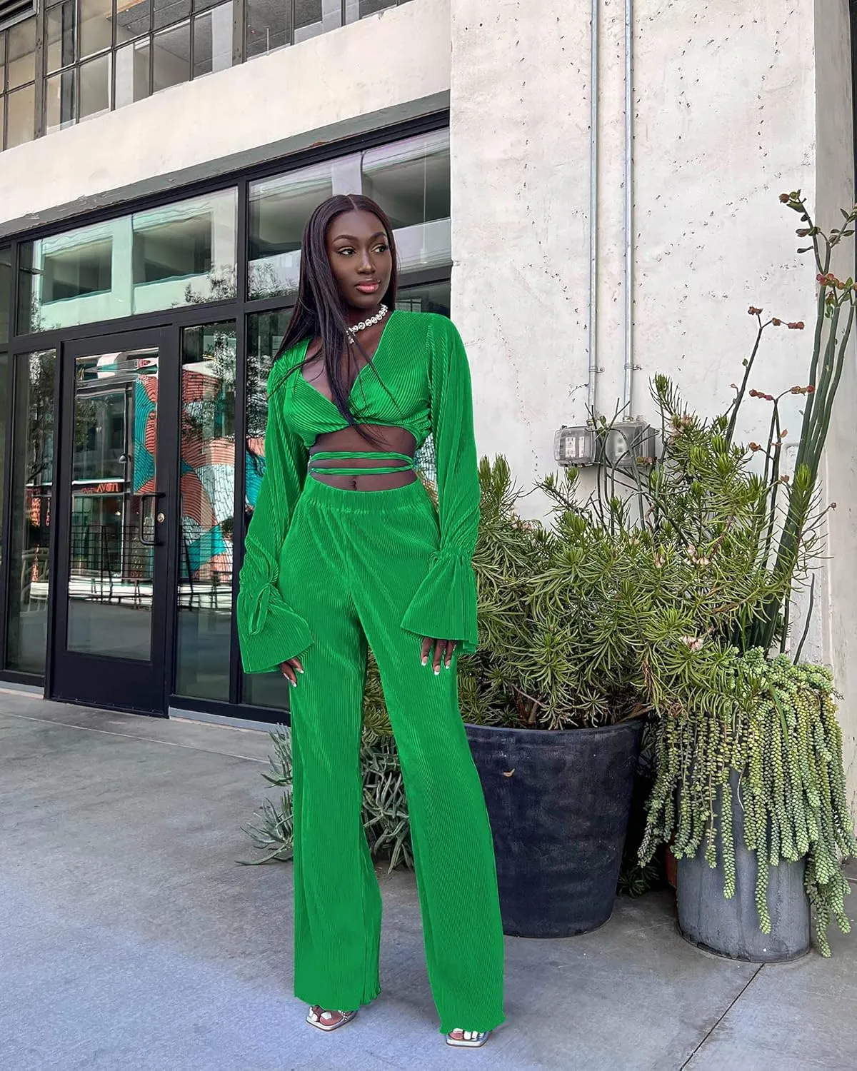 Doweha Two Piece Outfits for Women Summer Cute Plisse Set Outfit Lounge Sets Bell Sleeve Top Pants Sets Sexy 2 Piece Outfits